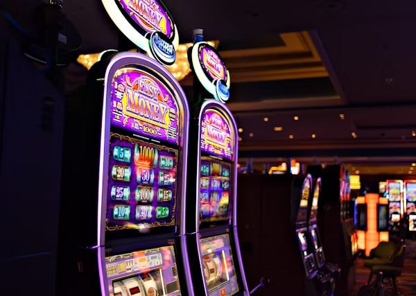 Dragon Fishing live dealer game interface showing animated ocean creatures and interactive targeting crosshair on warungcash platform